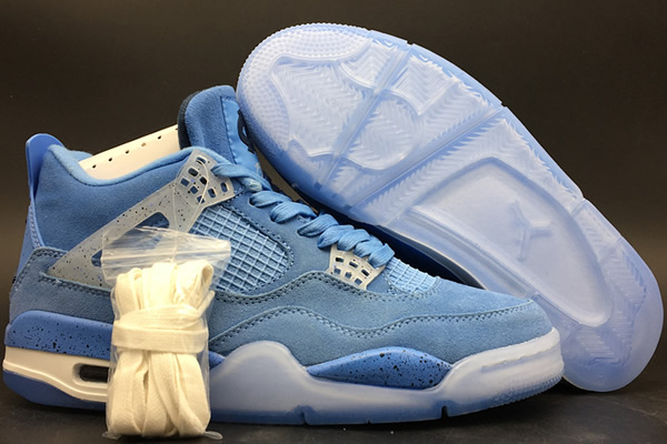 Air Jordan 4 Retro UNC PE